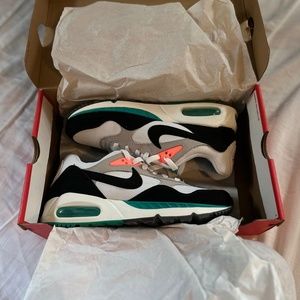 Nike Air Max Correlate White/New Green/Bright Mango/Black . WMNS 9 . MENS 7